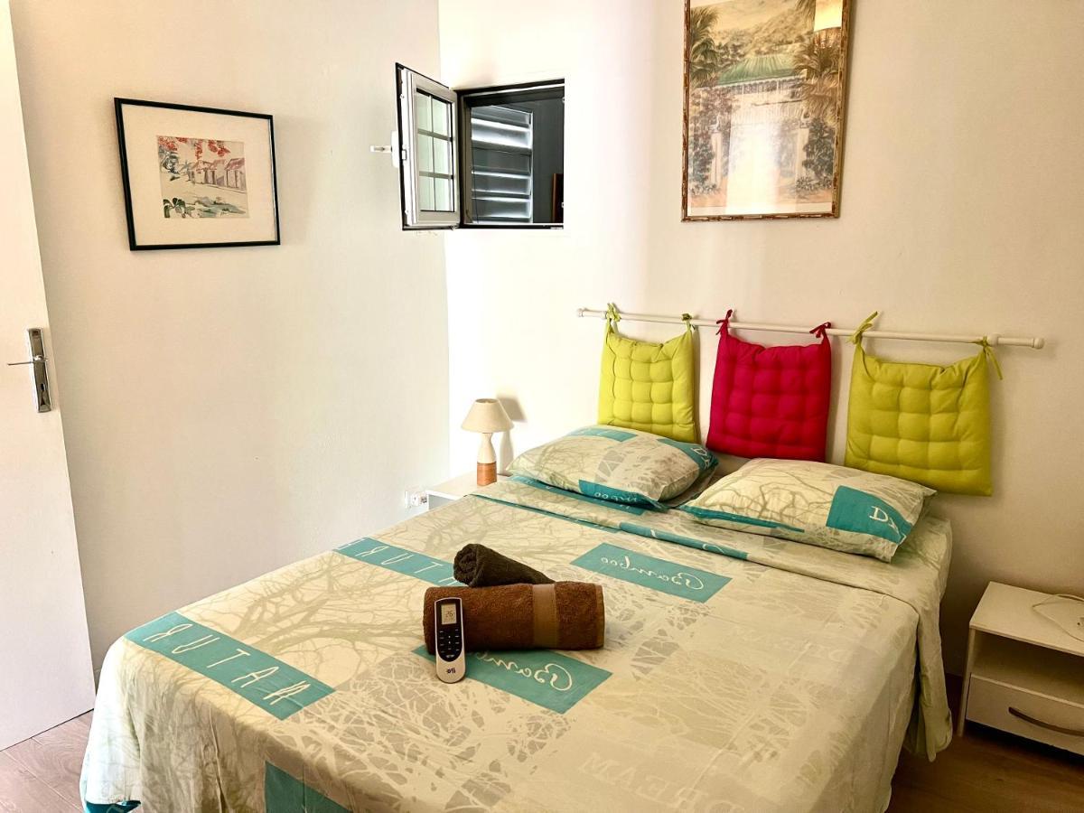 Ti Cabanon. Appartement Vue Mer A Deshaies. 외부 사진